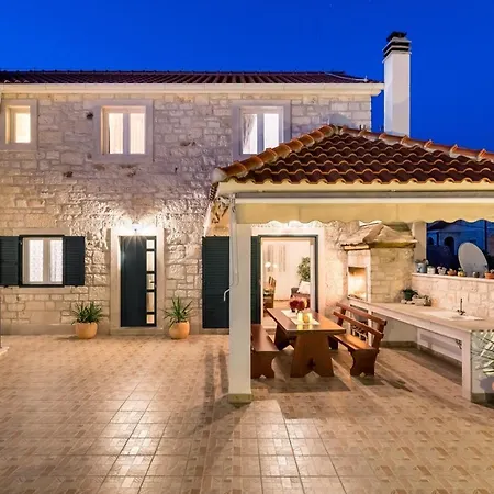 Marivilla In With Heated Pool Villa *